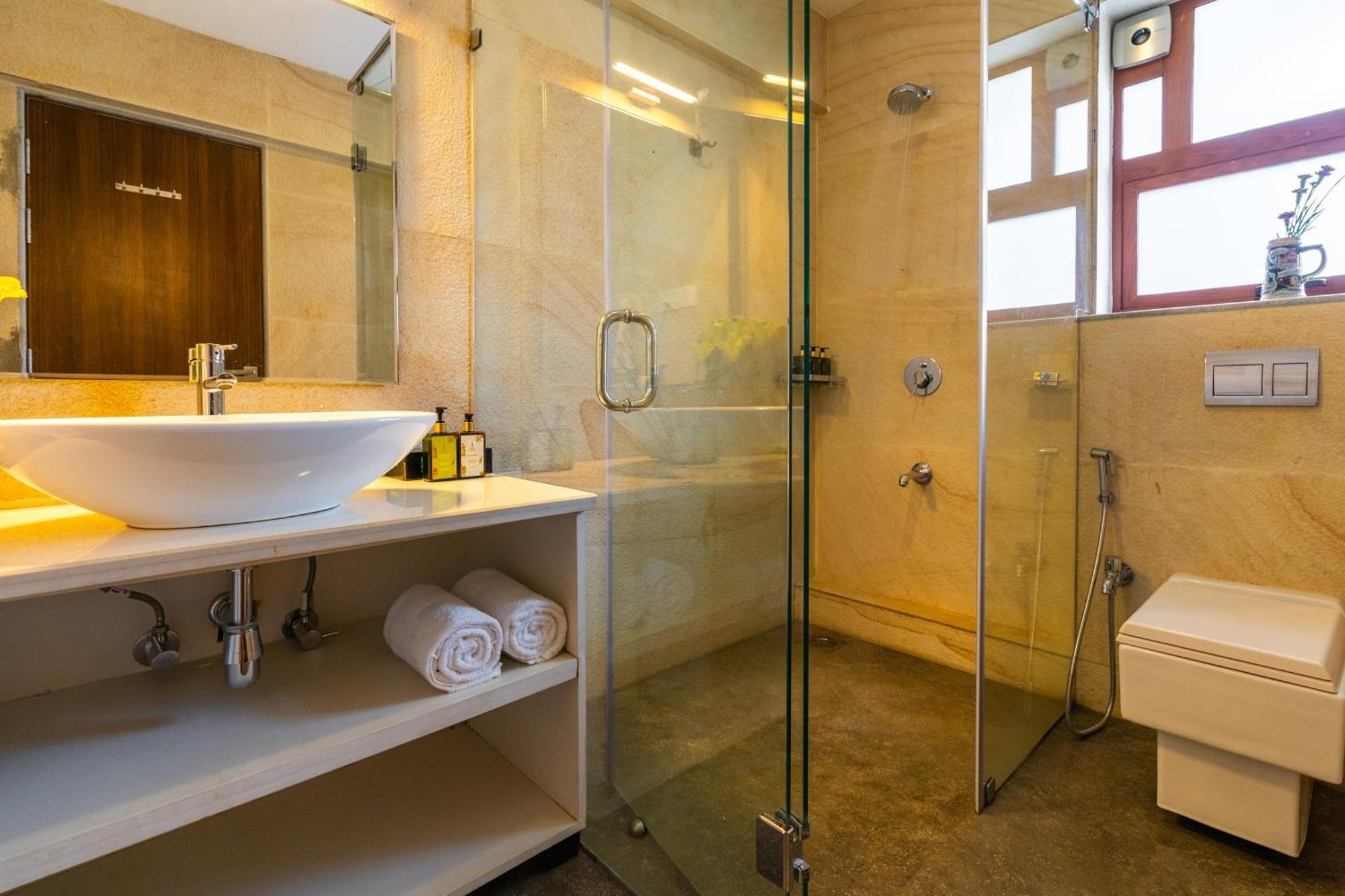 Elivaas 3 Bhk Pvt Pool & Bar - Villa Valerie Oxel Dış mekan fotoğraf